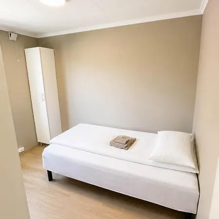 2-bedroom With Free Parking * Хёугесунн
