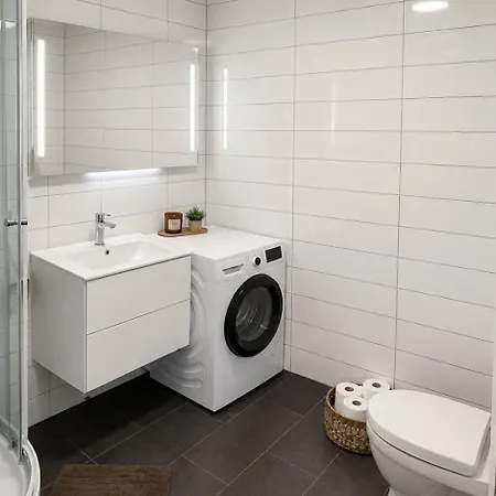 2-bedroom With Free Parking Хёугесунн