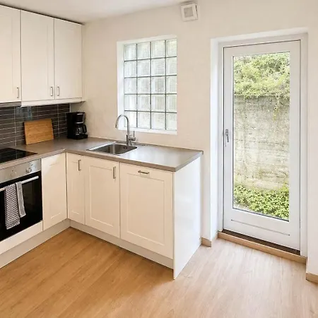 2-bedroom With Free Parking * Хёугесунн