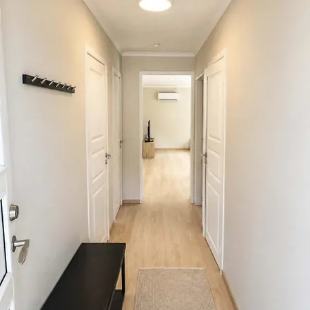 2-bedroom With Free Parking Апартаменты *